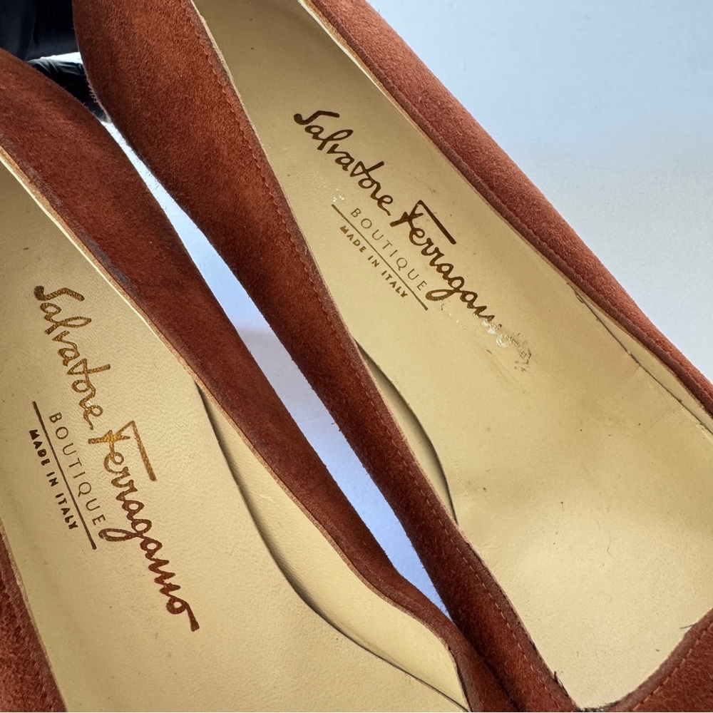 Vntg Salvatore Ferragamo 90s Women Suede Heels Brown Buckle Pumps Italy Sz 5.5 - Picture 9 of 11